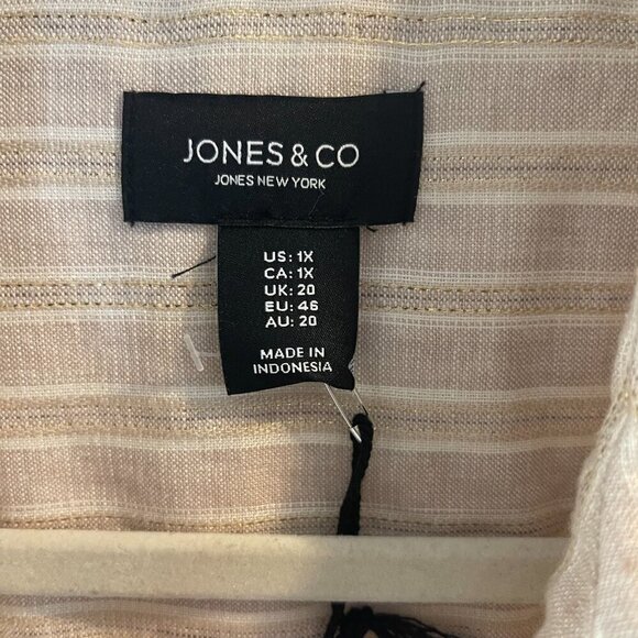 Jones & CO. Women's dress shirt with long sleeves size 1X. Made in Indonesia. - Picture 9 of 9
